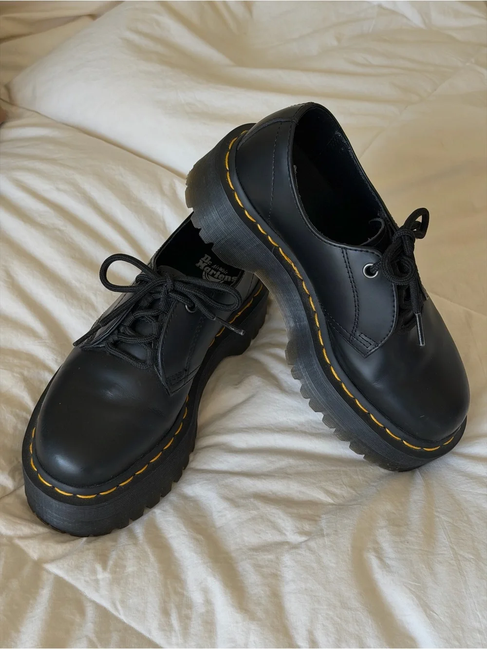 Women’s Dr. Martens Jarrick Lo platform black